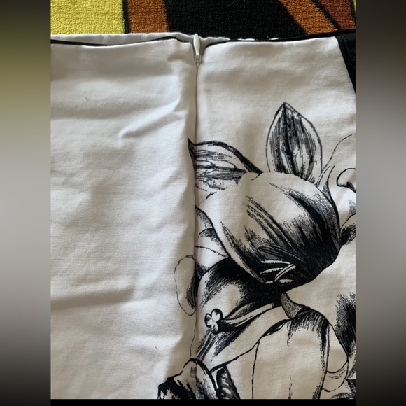 White House Black-Market White/Black Floral Colorblock Pencil Skirt 0 PreOwned - Picture 6 of 8